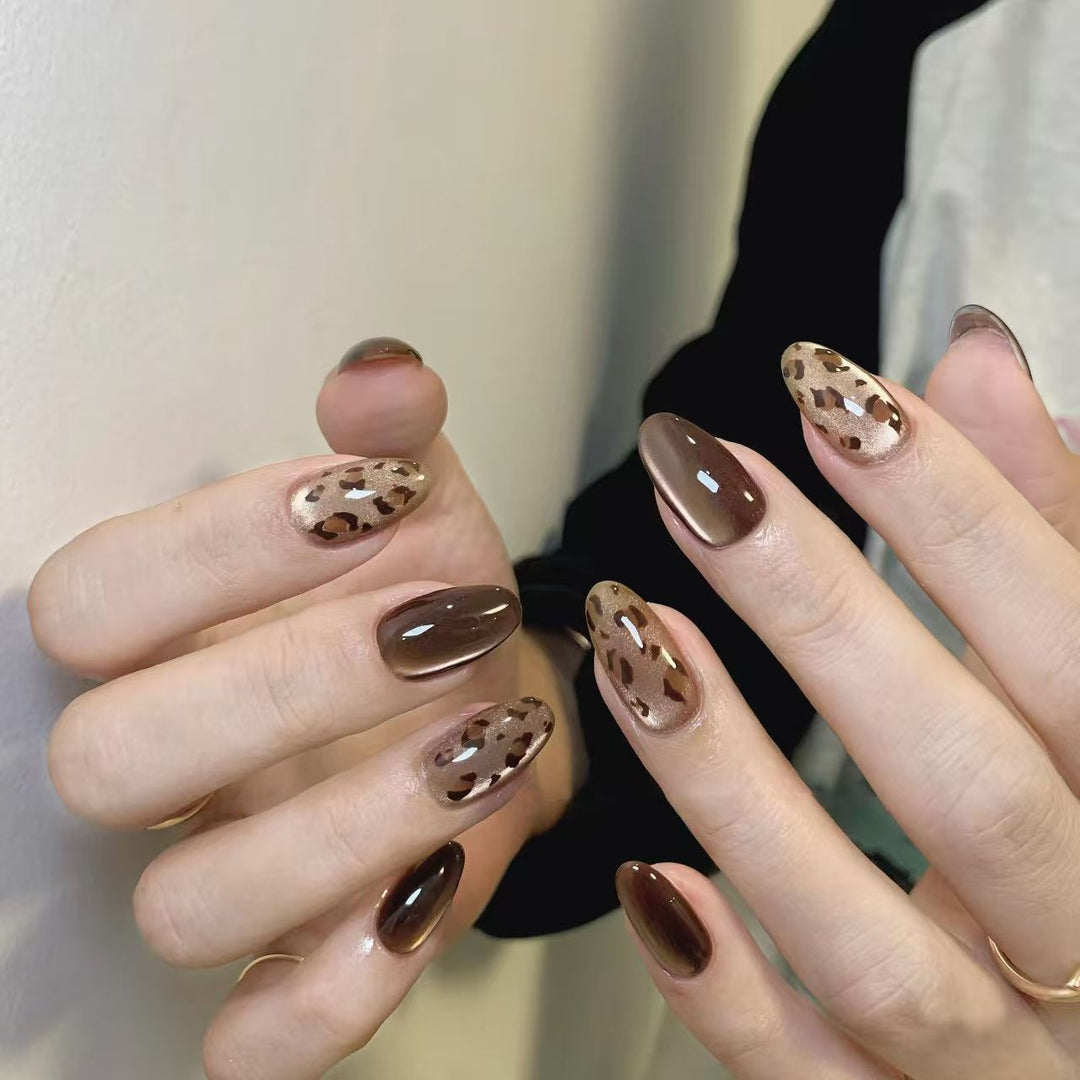 Fashionable Artificial Nails in Trendy Animal Print Design Kalsten