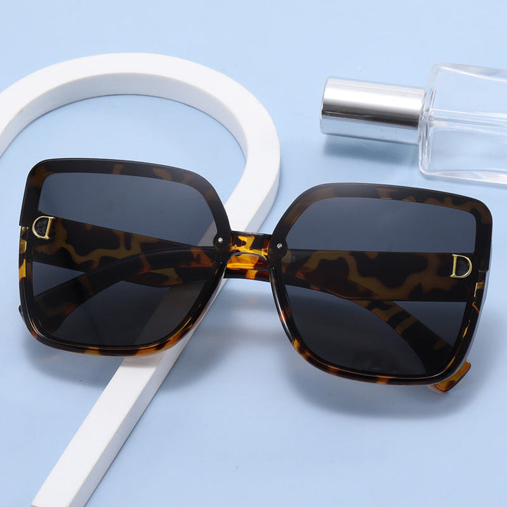 Women's trendy square sunglasses in minimalist design Kalsten