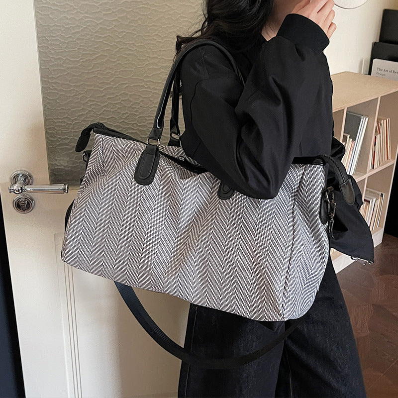 Durable travel bag with versatile interior layout Kalsten