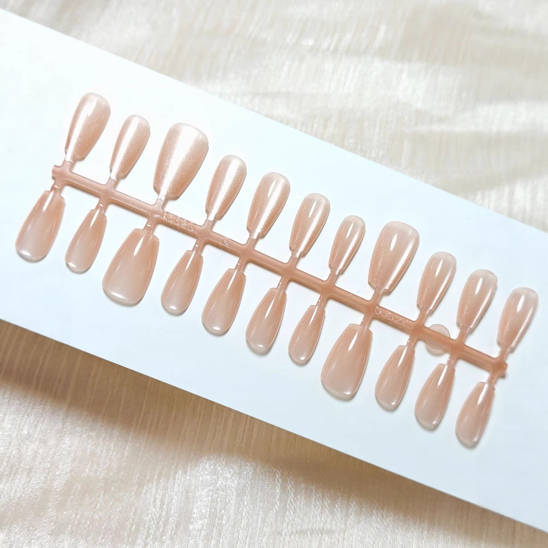 High-Quality Artificial Nails in Timeless Nude Look Kalsten