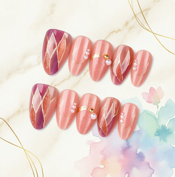 Artificial nails with elegant pearl and gold accents Kalsten