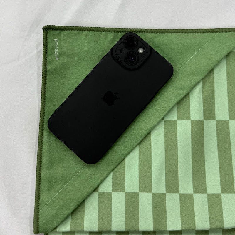 Beach towel with modern striped design Kalsten