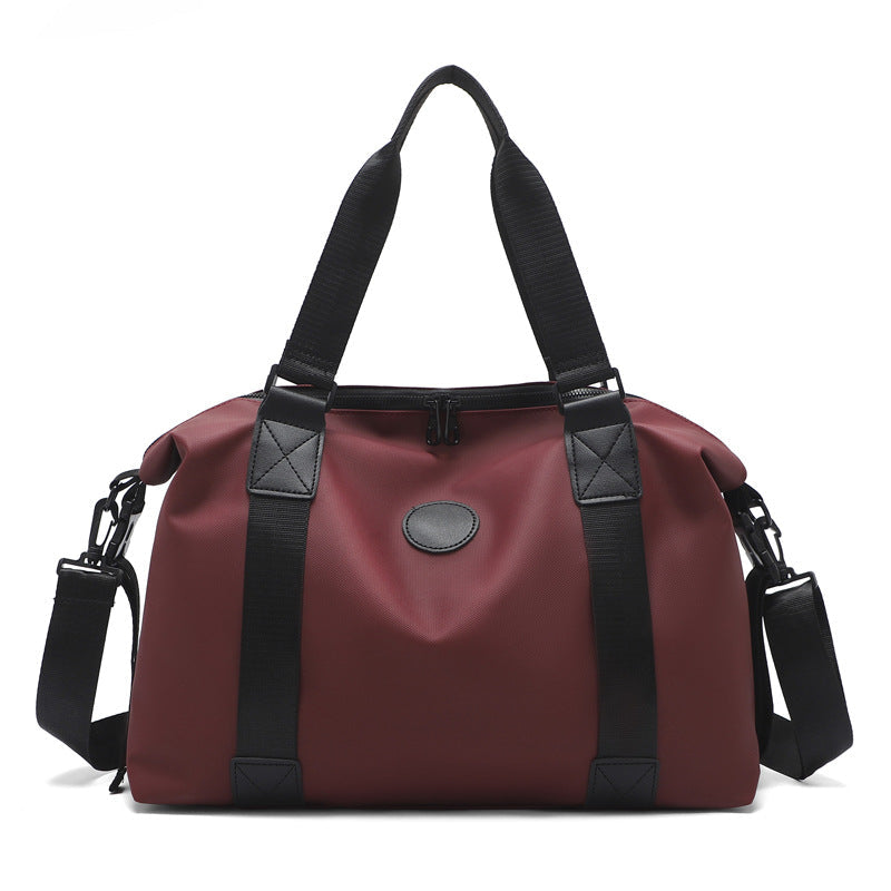 Sporty travel bag with sealed zipper and adjustable shoulder strap Kalsten