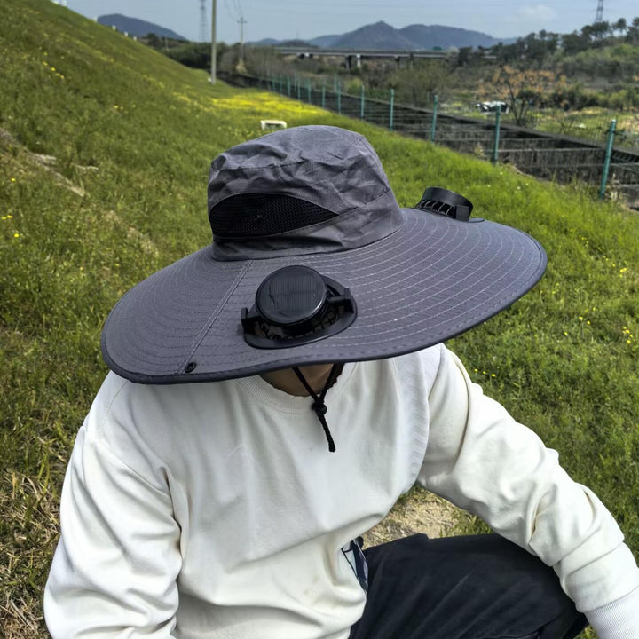 Ventilated sun hat with integrated solar fans and wide brim Kalsten