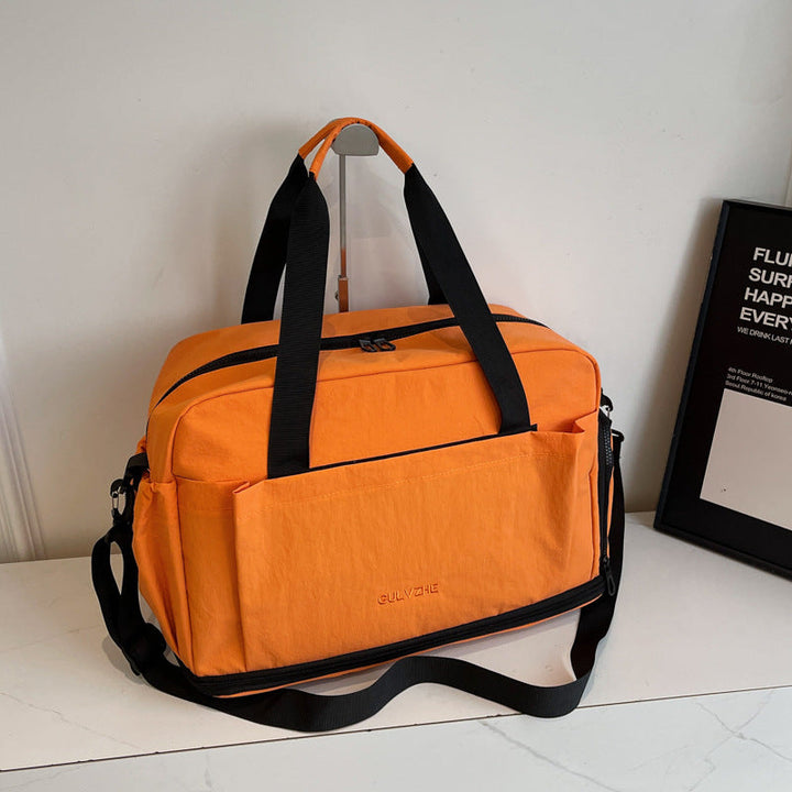 Sporty Travel Bag with Durable and Water-Repellent Material Kalsten