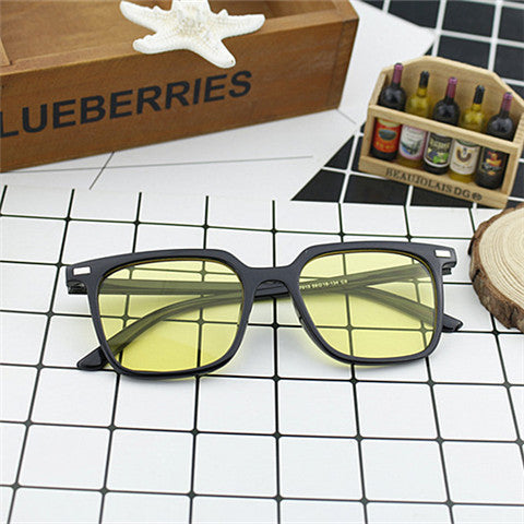 Women's modern square sunglasses with minimalist frame structure Kalsten