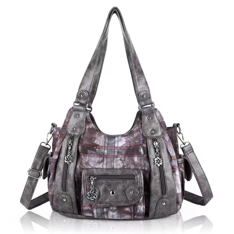 Fashionable shoulder bag with elegant details Kalsten