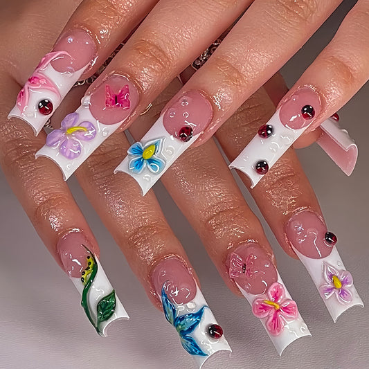 Floral Artistry Press-On Nails Acalora