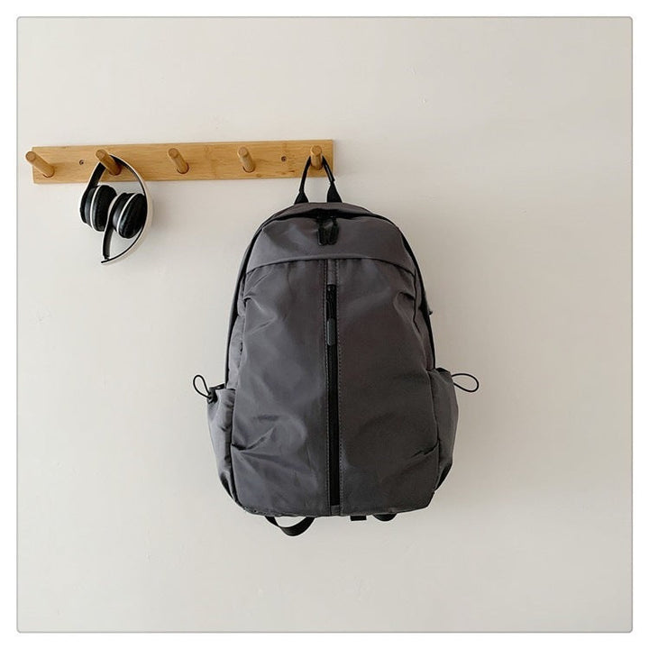 Everyday backpack with smart compartment system and water-repellent material Kalsten