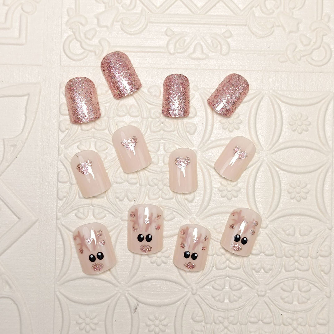 Artistic Holiday-Themed Press-On Nail Set Kalsten