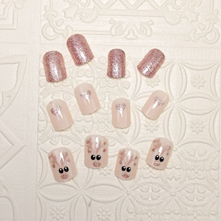 Artistic Holiday-Themed Press-On Nail Set Kalsten