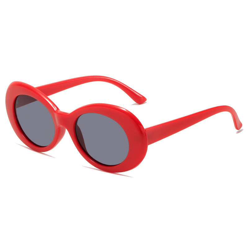 Ladies retro-inspired sunglasses with an elegant, oval frame Kalsten