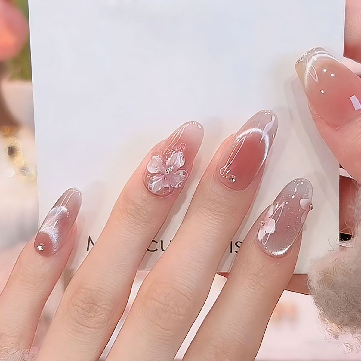 Artificial nail set with sparkling glitter accents Acalora