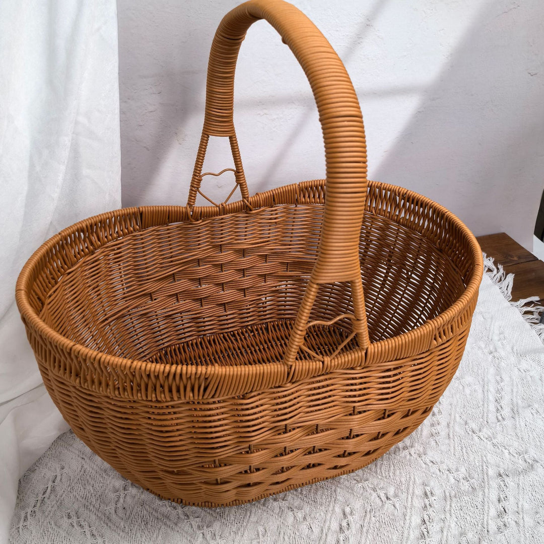 Ladies braided shopping basket with heart detail Kalsten