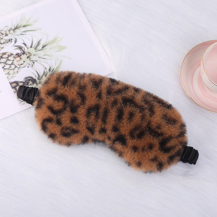 Women's cuddly faux fur sleep mask with heart-embossed surface and gathered comfort band Kalsten
