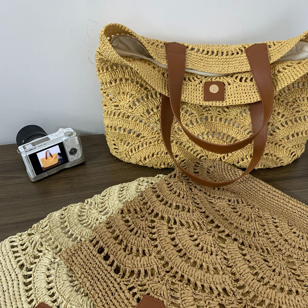 Handbag made of high-quality woven natural material with elegant leather handles Kalsten