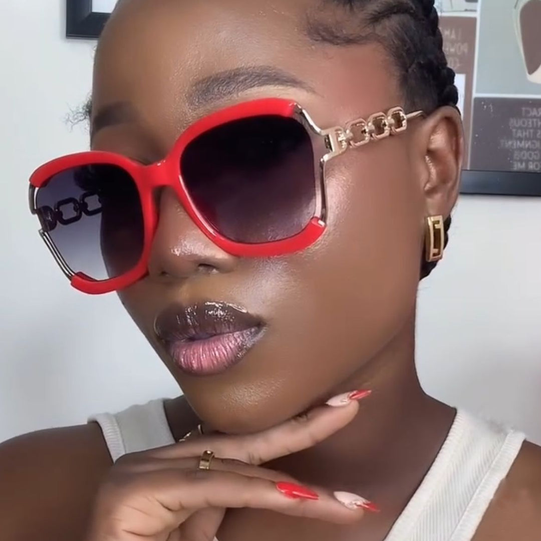 Ladies fashionable sunglasses with golden chain details Kalsten