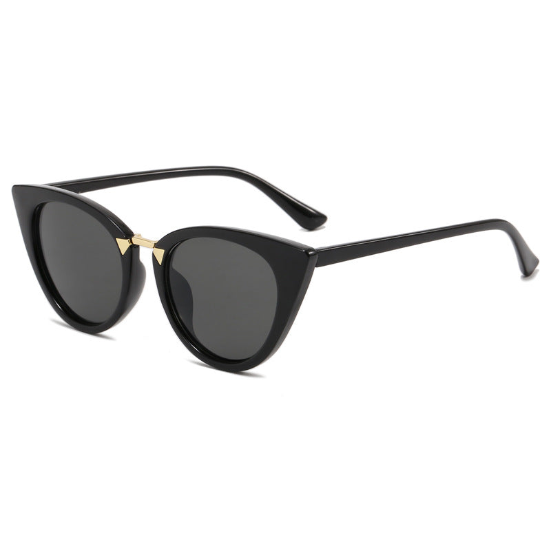 Ladies Cat-Eye Sunglasses with Elegant Golden Detail Kalsten