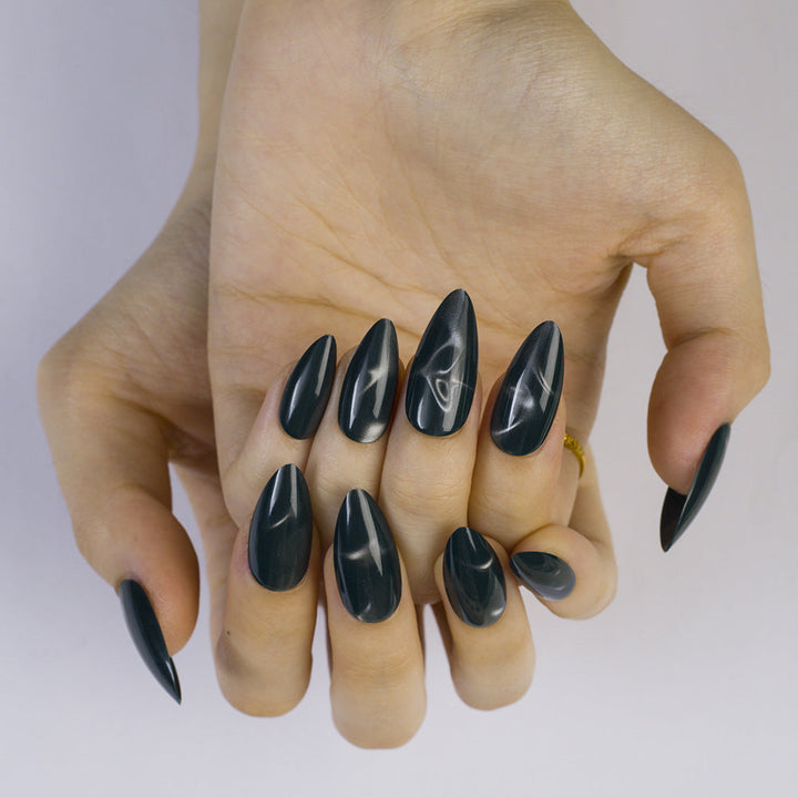 Artificial Nails in Stylish Stiletto Design Kalsten