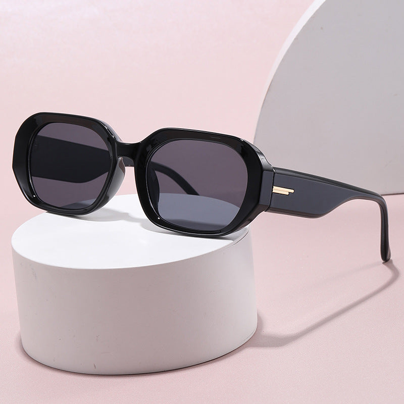 Women’s fashionable geometric sunglasses with robust design Kalsten