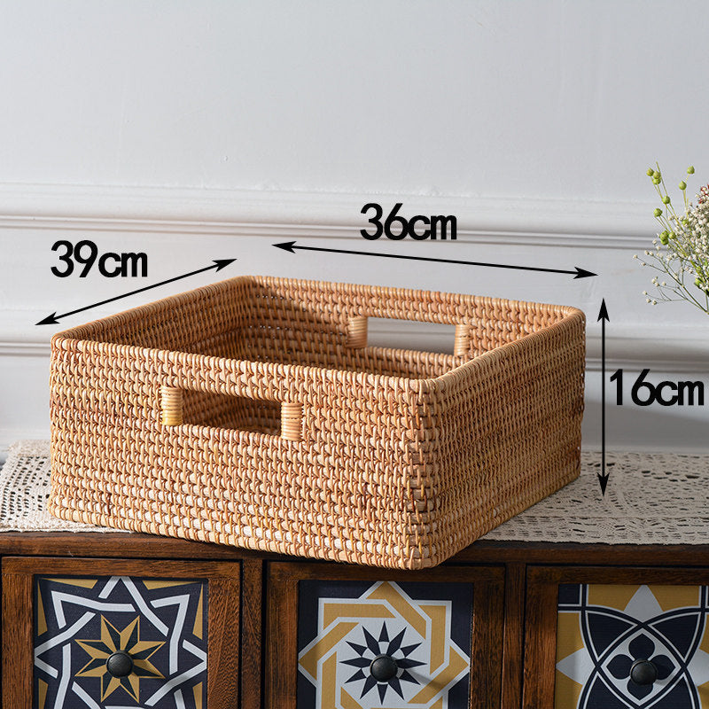 Women rectangular storage basket made of natural material Kalsten