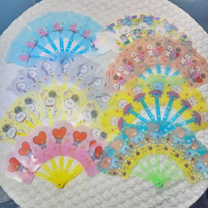 Ladies fan with colorful animal motifs Kalsten