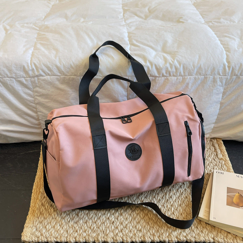 Sporty travel bag with reinforced zipper and side pocket Kalsten