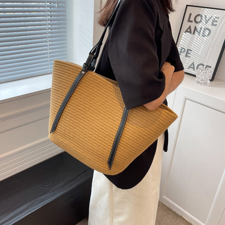 Elegant Shopper Bag with Texture Kalsten