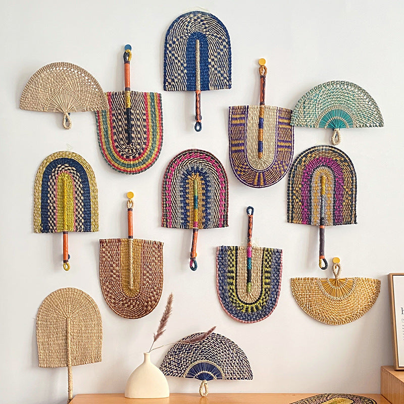 Handcrafted fan made of woven seagrass Acalora