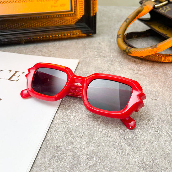 Women's fashionable sunglasses with striking frame Kalsten