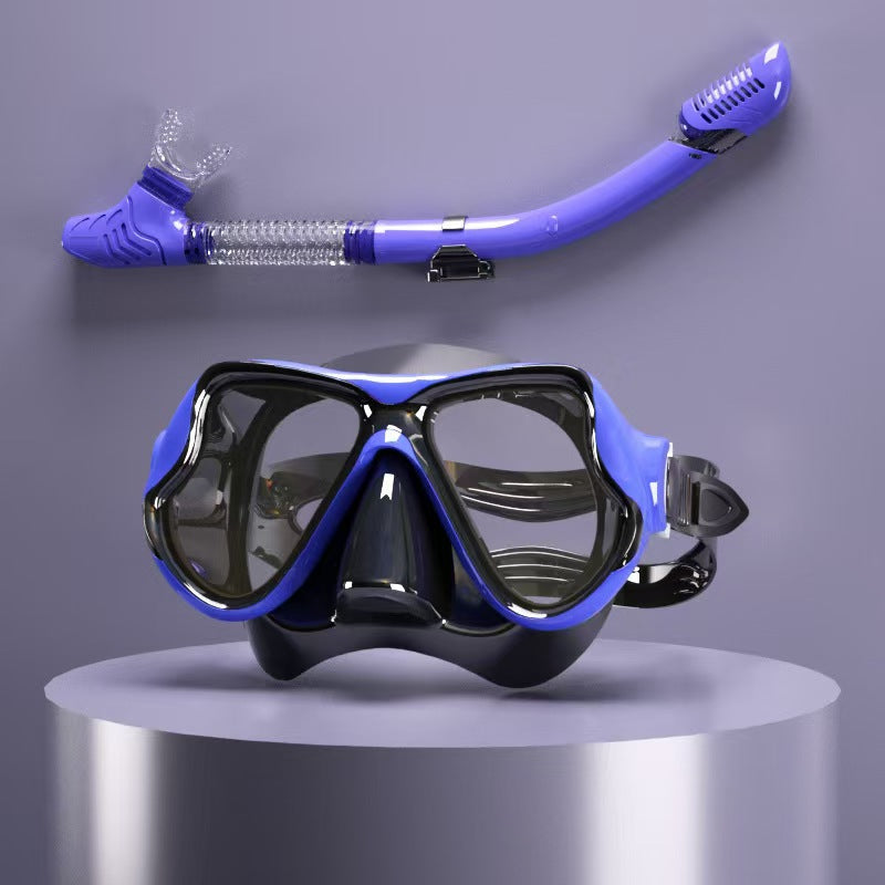 Diving mask with ergonomic design and a flexible snorkel Kalsten