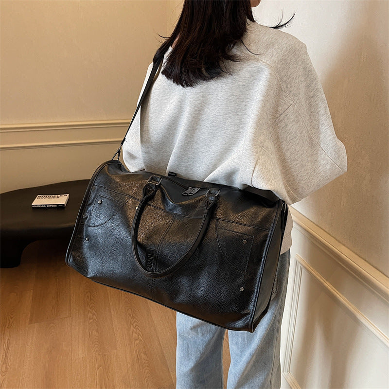Elegant leather bag with stylish design and versatile carrying options Kalsten