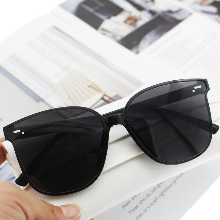 Ladies Cat-Eye Sunglasses with Elegant Design Kalsten