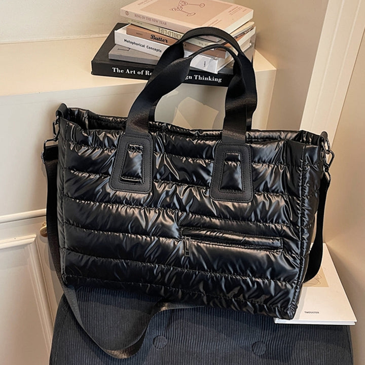 Leisure bag with padded interior and removable shoulder strap Kalsten