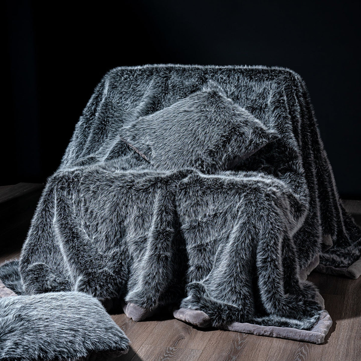 Luxurious Faux Fur Throw Blanket