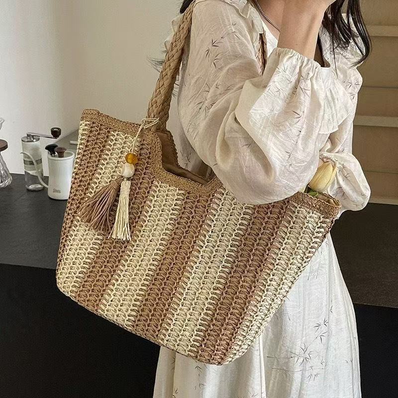 Large Hand-Knotted Shopper Kalsten