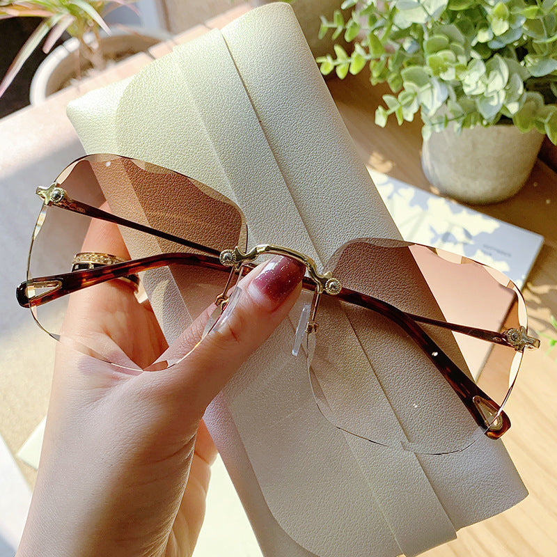 Women's stylish wing sunglasses with high-quality metal frame Kalsten