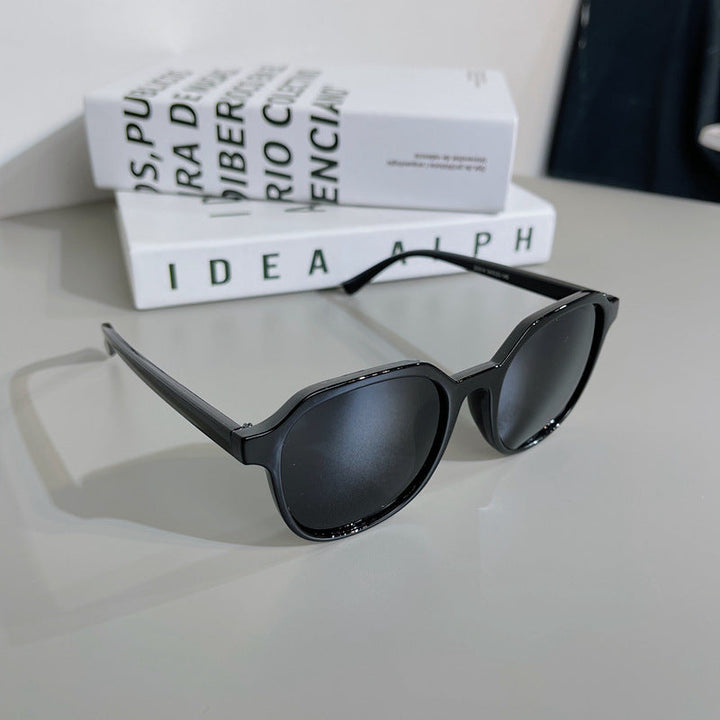 Fashionable Vintage Sunglasses with Wide Frame Kalsten