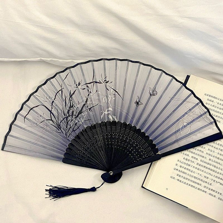 Handcrafted fan with elegant design Kalsten