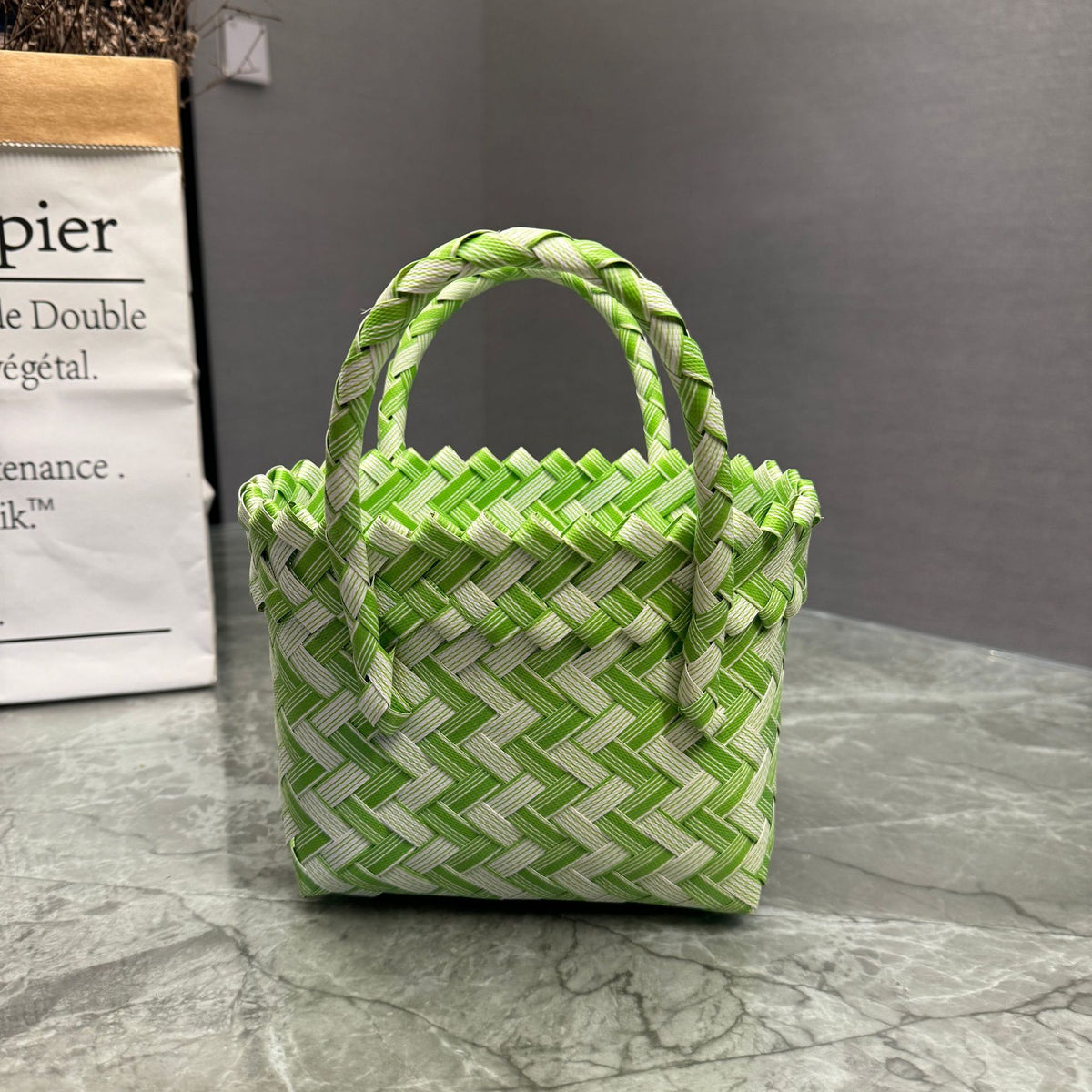 Playful basket bag with bow Acalora