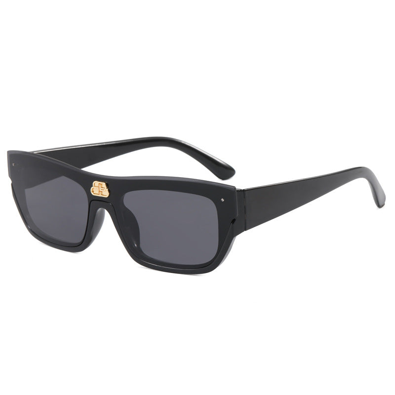 Women's fashionable oversized sunglasses with striking design Kalsten