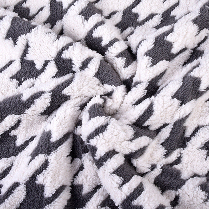 Ladies cuddle blanket with unique houndstooth pattern Kalsten