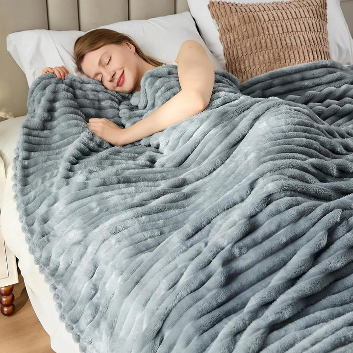 Women Ultra-soft and heat-retaining Blanket Kalsten