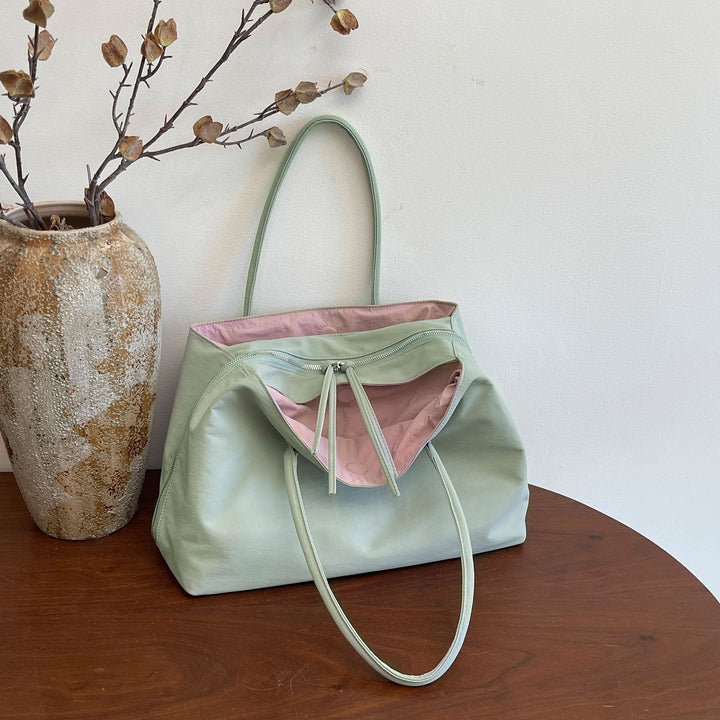 Elegant Handbag with Practical Interior Kalsten