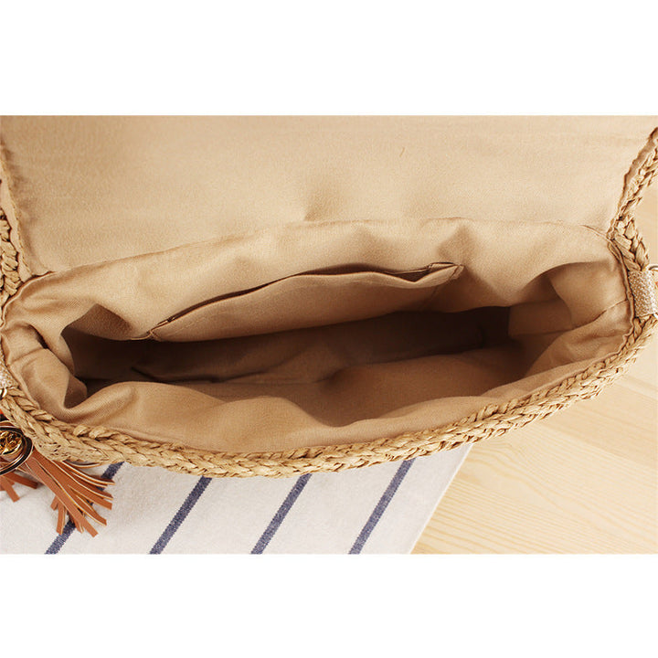 Shoulder bag made of hand-knotted natural material with decorative macramé elements Kalsten