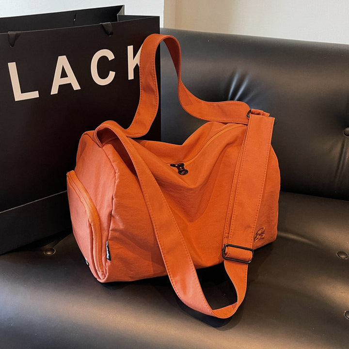 Sporty Carrying Bag with Ergonomic Design Kalsten
