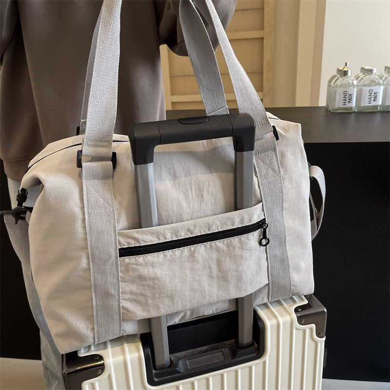Sporty tote bag with multiple compartments and adjustable straps Kalsten