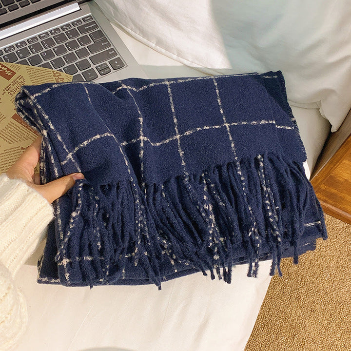 Cozy and Stylish Blanket with Fringes Kalsten