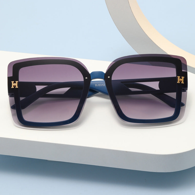 Women modern square sunglasses with elegant design Kalsten