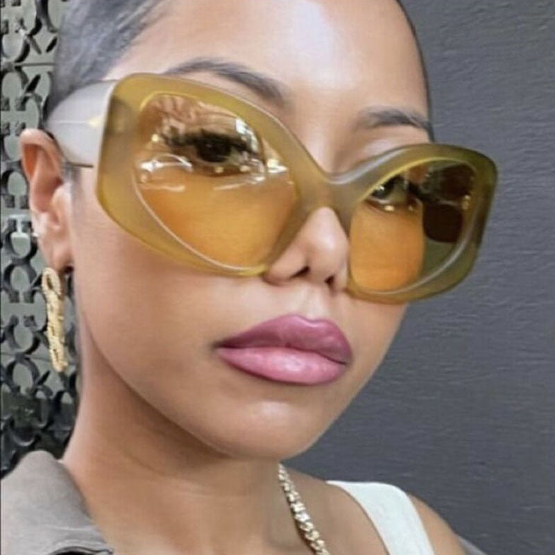Women's oversized sunglasses in a modern design Kalsten